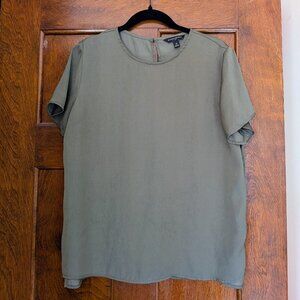 Banana Republic Olive Green silky short sleeve blouse size M